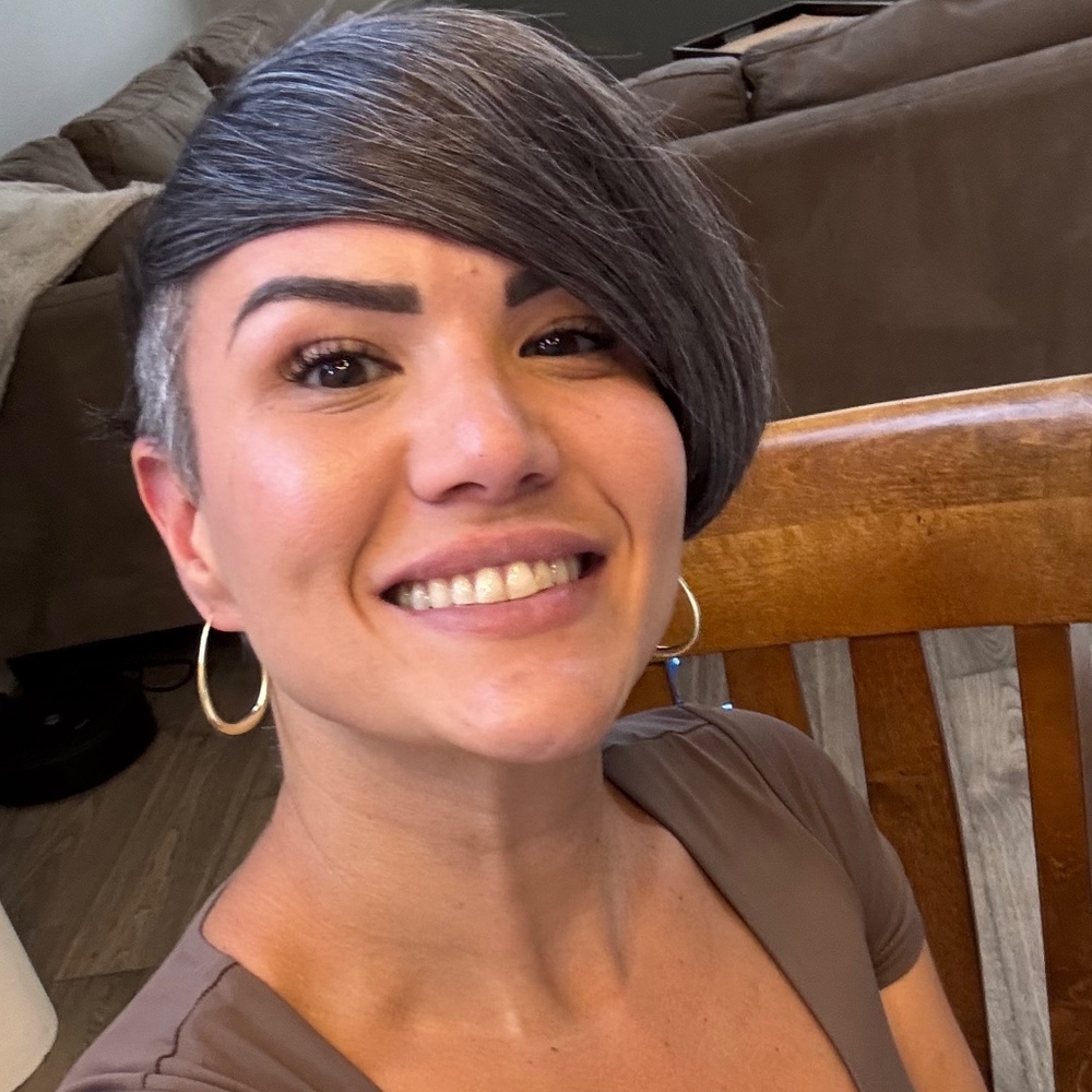 Meet your Posher, Monica